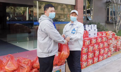 疫情阻隔情相连